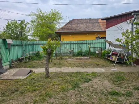 Eladó családi ház, Budapest, XV. kerület 2+1 szoba 79 m² 65 M Ft