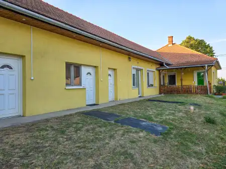 Eladó családi ház, Bugyi 5 szoba 183 m² 96 M Ft