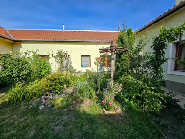 Eladó házrész, Budapest, XV. kerület 2 szoba 66 m² 66 M Ft